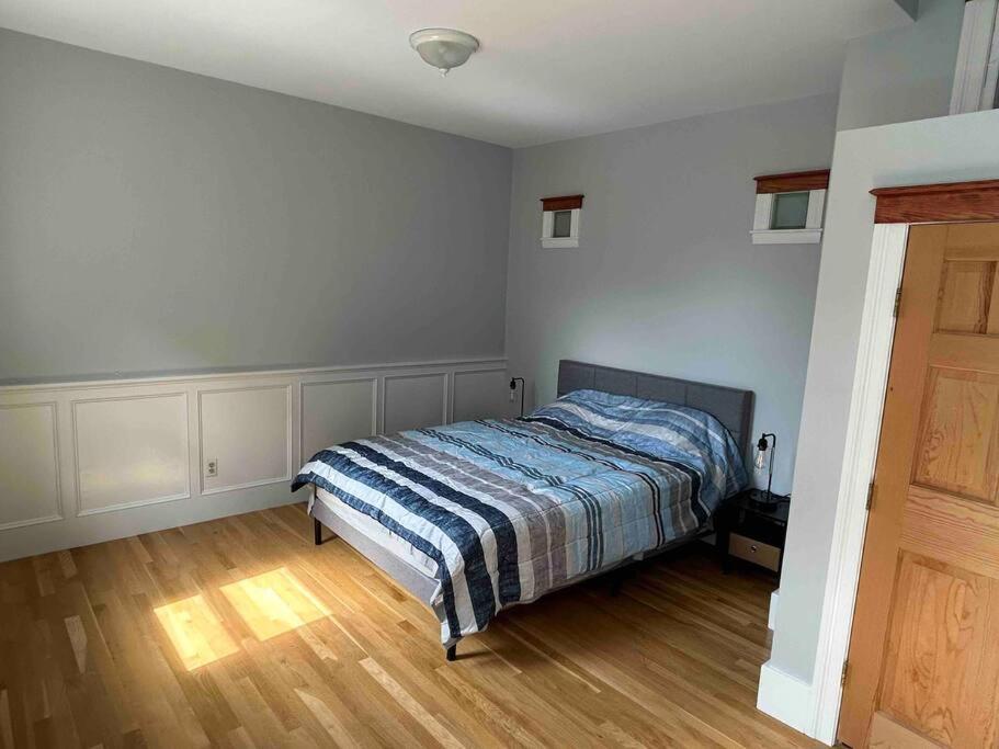 Apartment Spacious Gem Medford